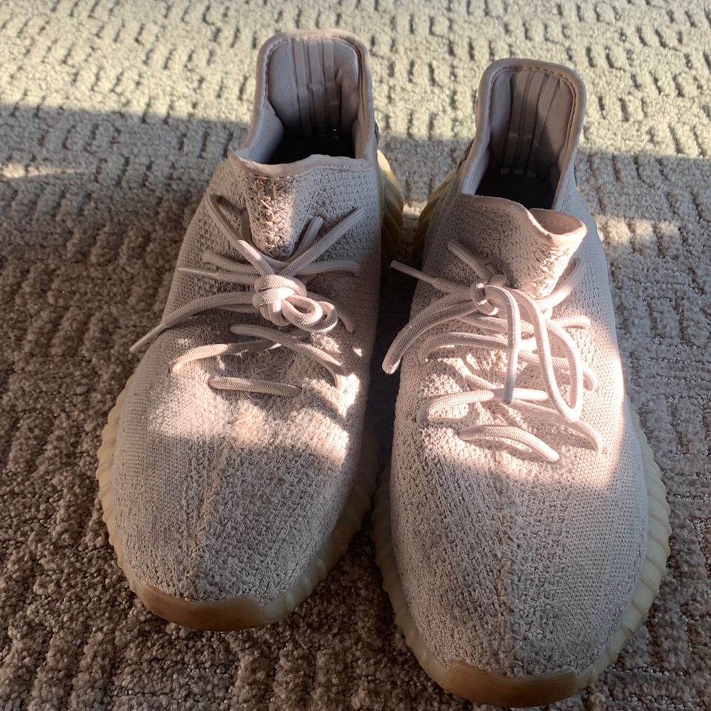 Very slightly used Yeezy Sesame size 13